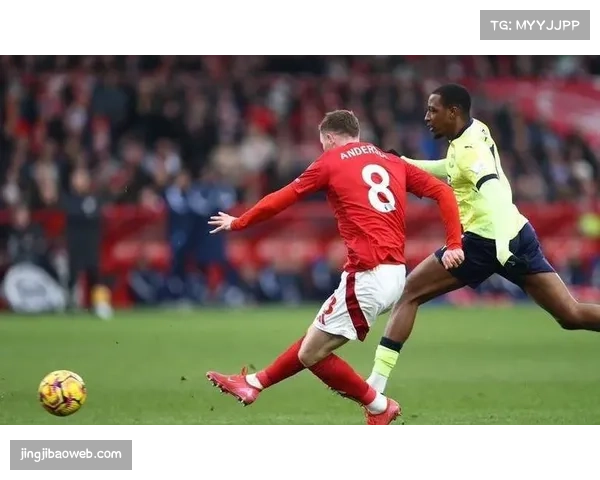 英超欧战资格争夺与保级战相连，第十七名距降级区不足五分